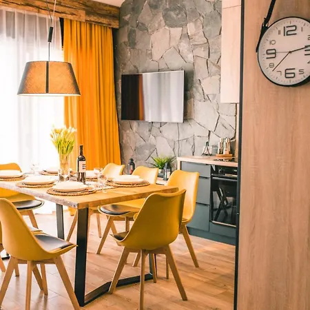 Apartmanhotel Pod Stokiem 200 M Do Kolejki Na Skrzyczne - 4*