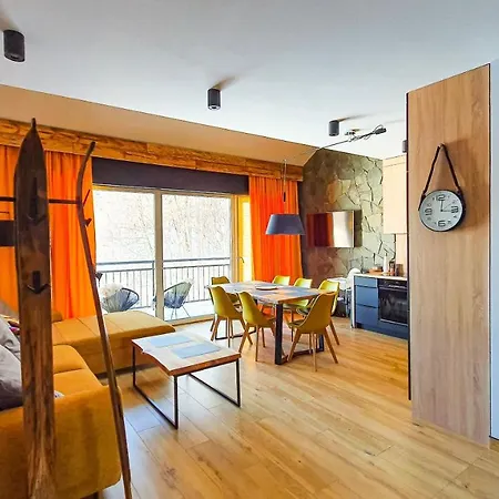Pod Stokiem 200 M Do Kolejki Na Skrzyczne - Apartmanhotel Szczyrk