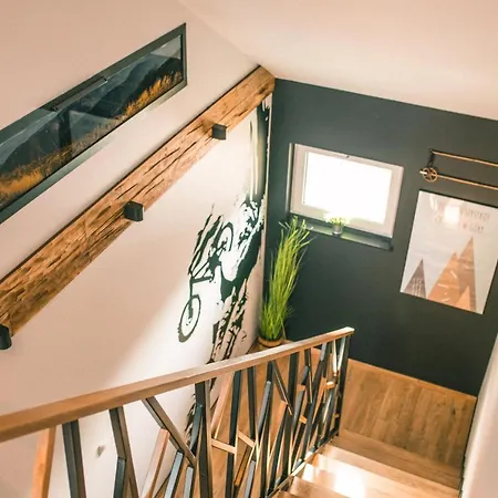 Apartmanhotel Pod Stokiem 200 M Do Kolejki Na Skrzyczne - 4*