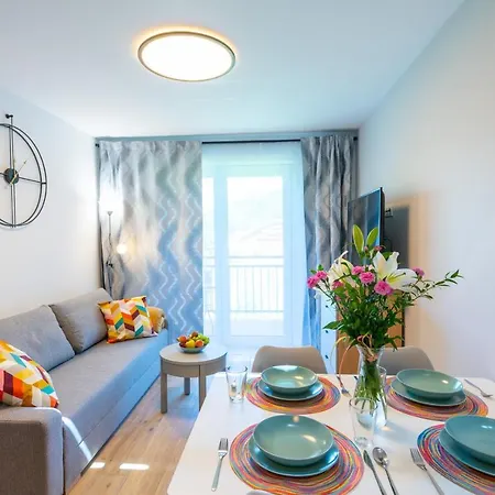 Apartmanhotel Pod Stokiem 200 M Do Kolejki Na Skrzyczne - 4*